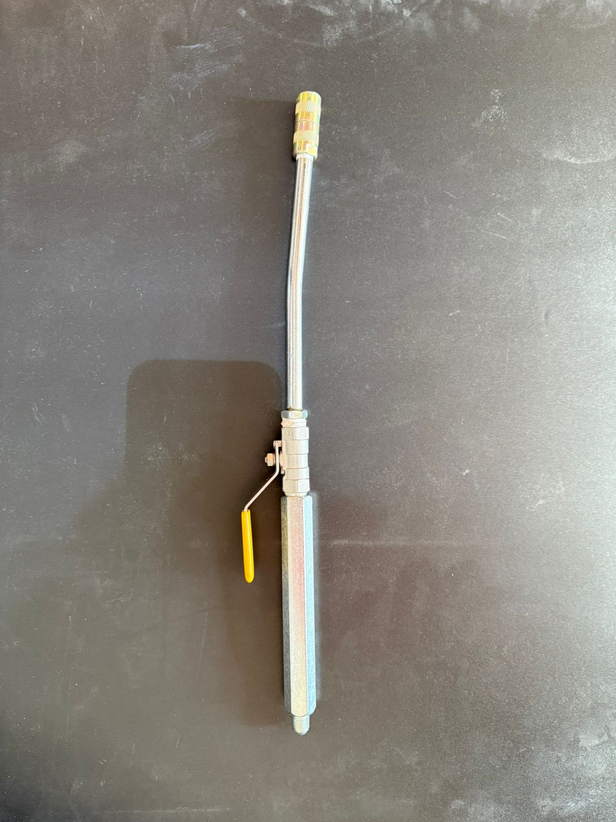 CONECTOR CON LLAVE - Maquina de Inyeccion.