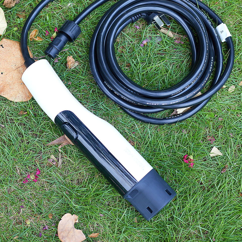 Cargador Portátil Tipo 2 para Vehículo Eléctrico QD10 7 kW 32A IP55 con Pantalla LCD