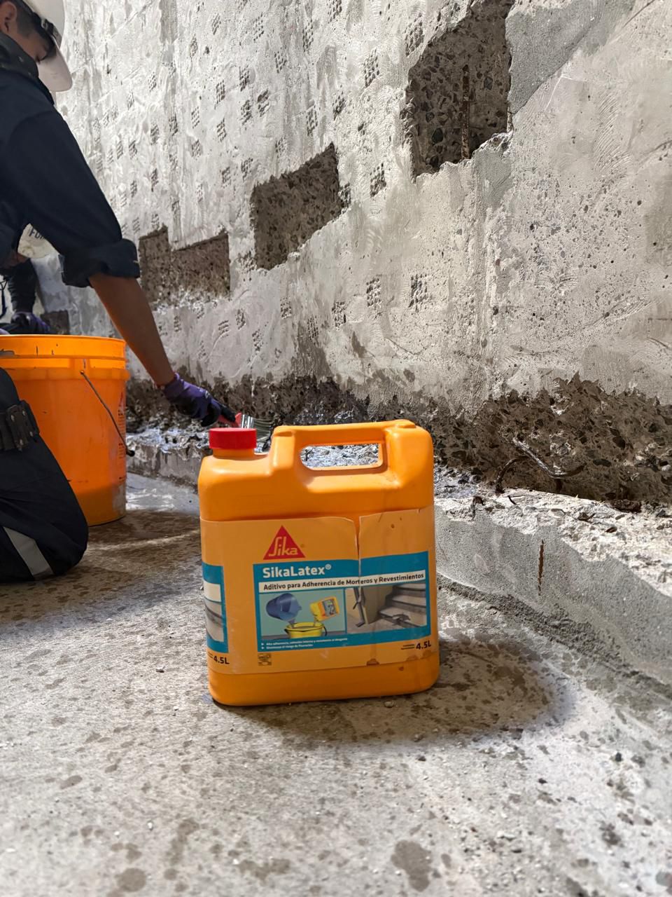 SIKA LATEX - Puente Adherencia en Lechada o  Mezcla, Bid 4,5Lts